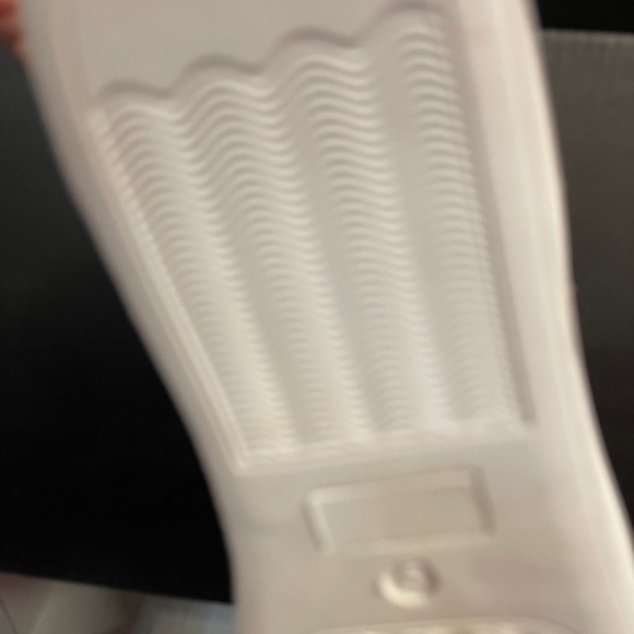 Ed Hardy "NOMI" Slide on Sneakers - Picture 3 of 3